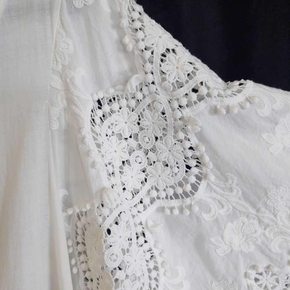 Beautiful white lace blouse - Picture 5 of 15
